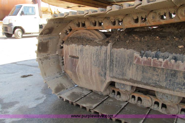 image for item E5076 2005 John Deere 160C LC excavator