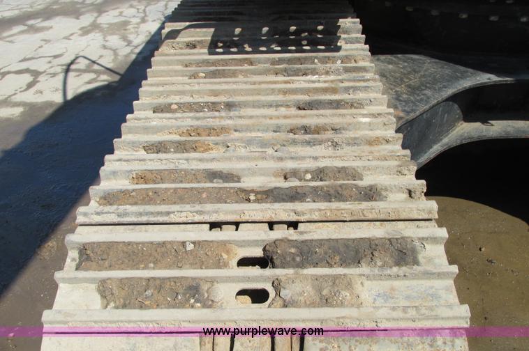 image for item E5076 2005 John Deere 160C LC excavator