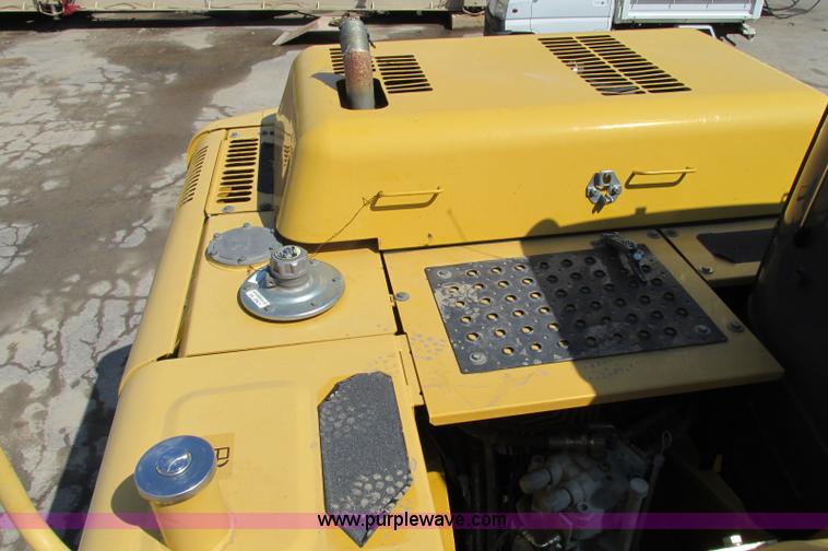 image for item E5076 2005 John Deere 160C LC excavator