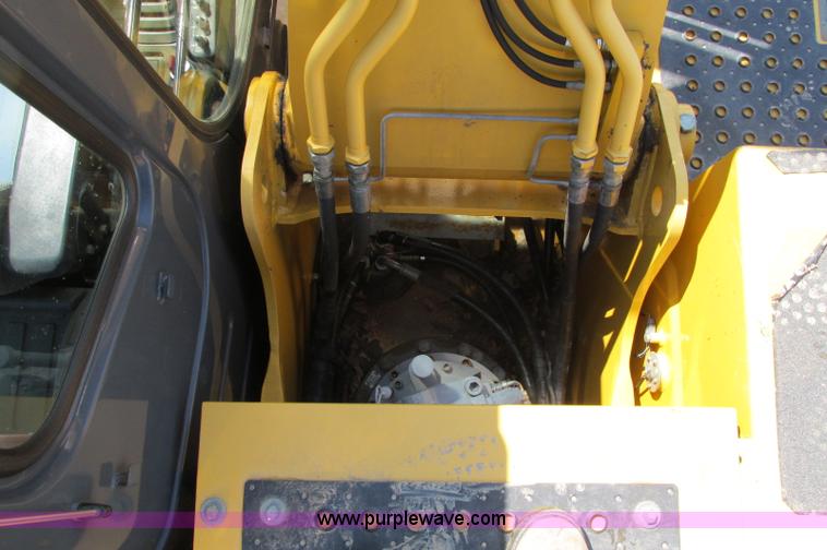 image for item E5076 2005 John Deere 160C LC excavator