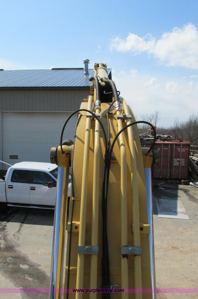 image for item E5076 2005 John Deere 160C LC excavator