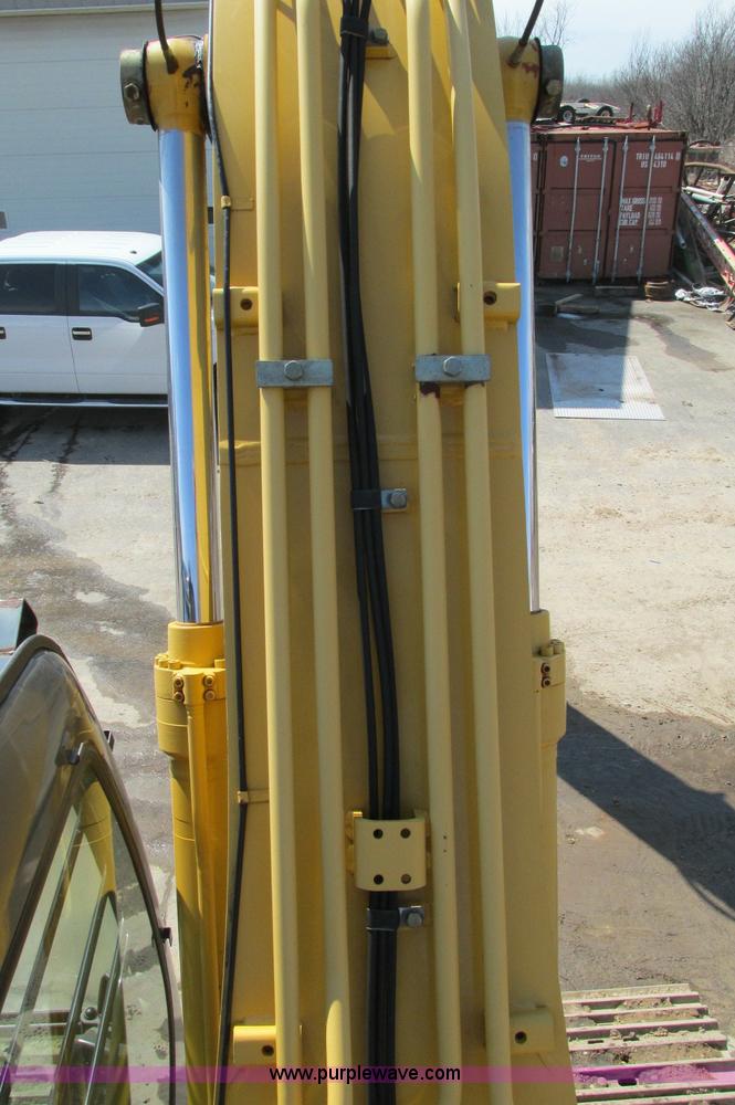 image for item E5076 2005 John Deere 160C LC excavator