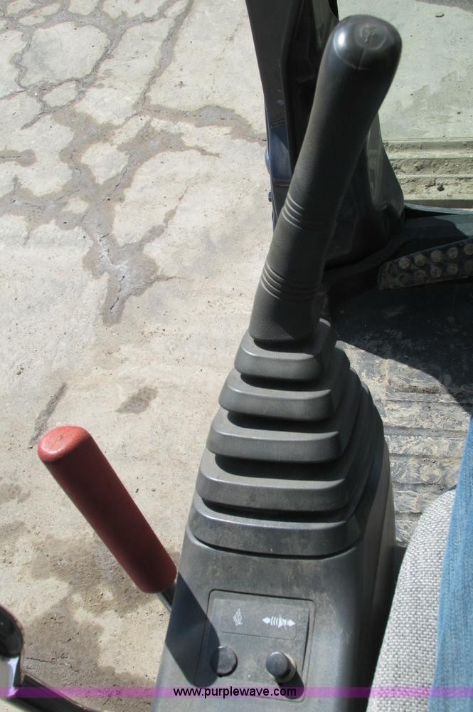 image for item E5076 2005 John Deere 160C LC excavator