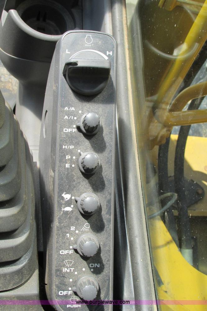 image for item E5076 2005 John Deere 160C LC excavator