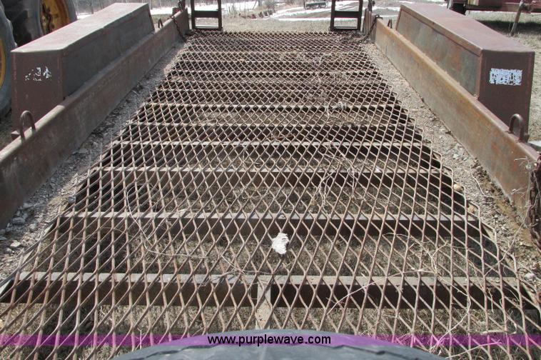 image for item E5082 1992 Felling tandem axle trailer