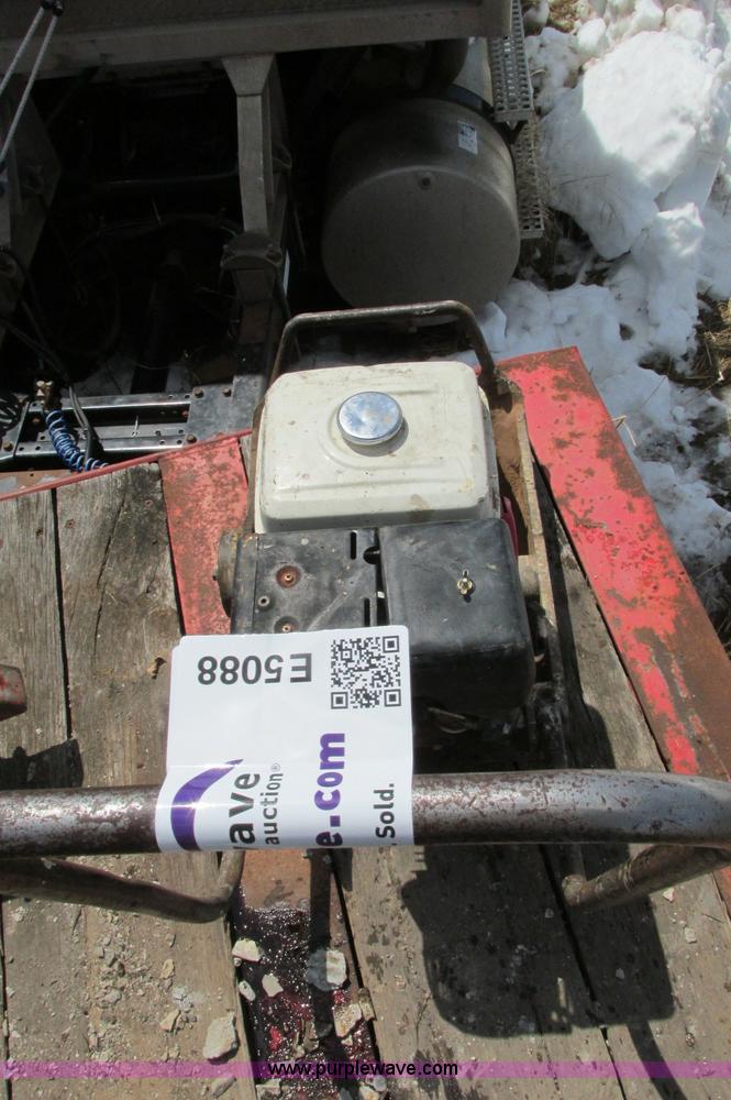 image for item E5088 Ingersoll Rand plate compactor