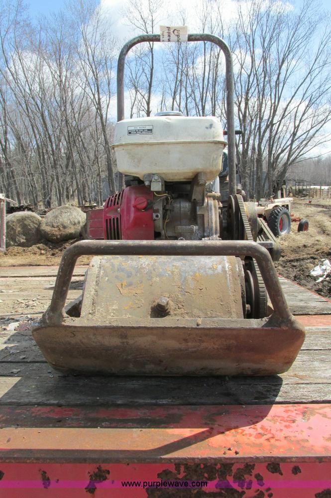 image for item E5088 Ingersoll Rand plate compactor