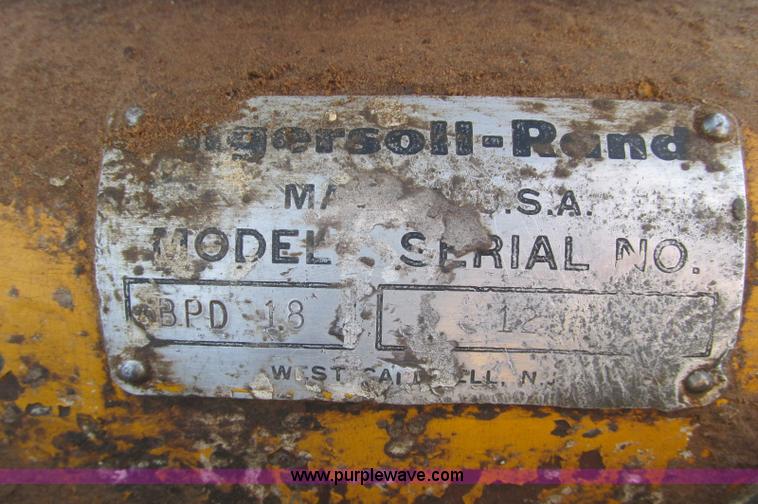 image for item E5088 Ingersoll Rand plate compactor