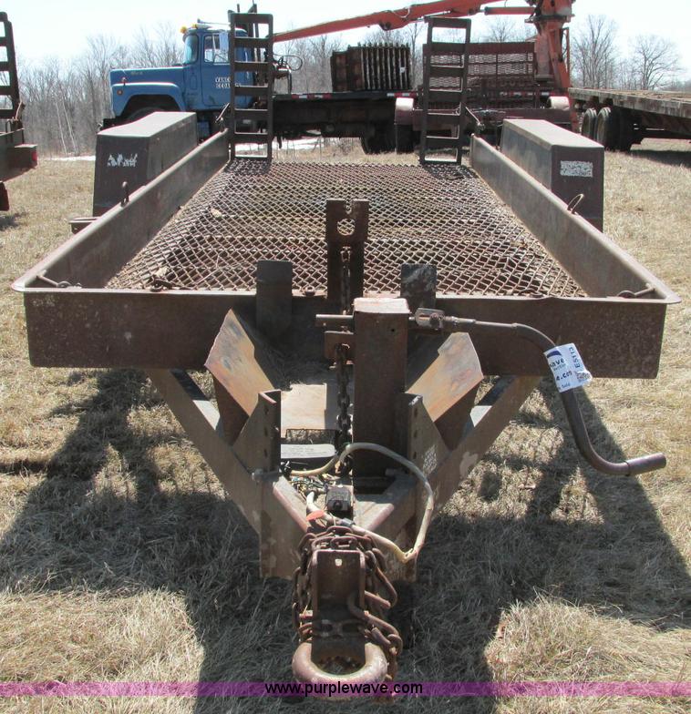 image for item E5113 1992 Felling tandem axle trailer