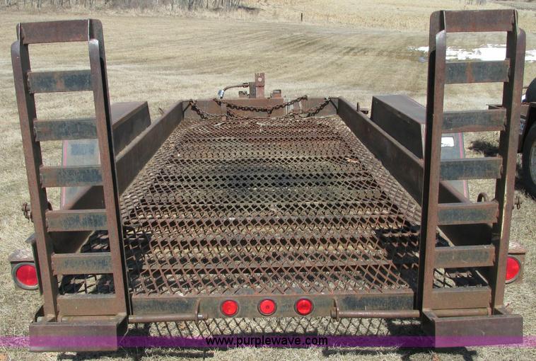 image for item E5113 1992 Felling tandem axle trailer