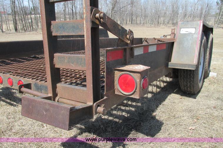 image for item E5113 1992 Felling tandem axle trailer