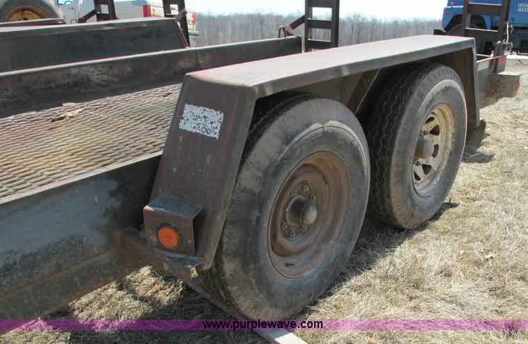 image for item E5113 1992 Felling tandem axle trailer