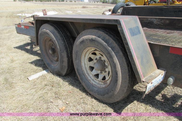 image for item E5113 1992 Felling tandem axle trailer