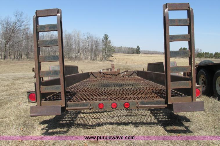 image for item E5113 1992 Felling tandem axle trailer