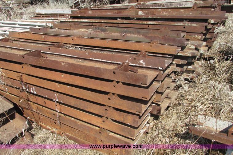 image for item E5115 Curb forms