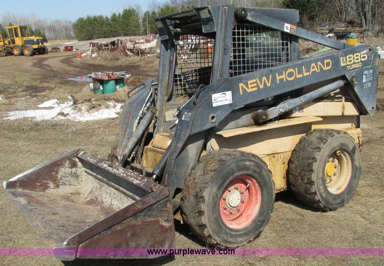 image for item E5117 1995 New Holland LX885 Turbo skid steer