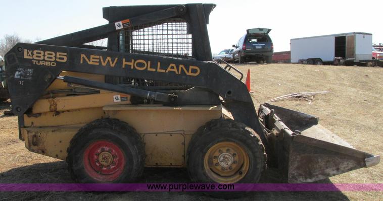 image for item E5117 1995 New Holland LX885 Turbo skid steer