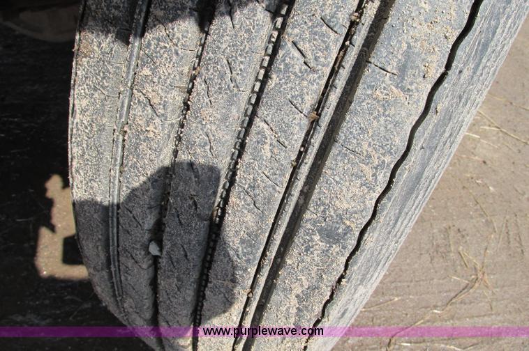 image for item E5125 1974 Mack R600 semi truck