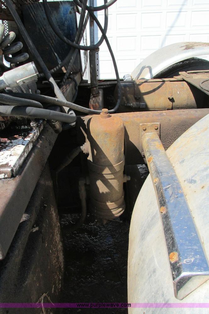 image for item E5125 1974 Mack R600 semi truck