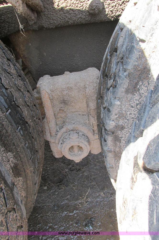 image for item E5125 1974 Mack R600 semi truck