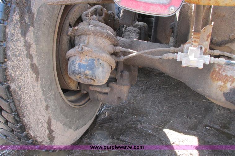 image for item E5125 1974 Mack R600 semi truck