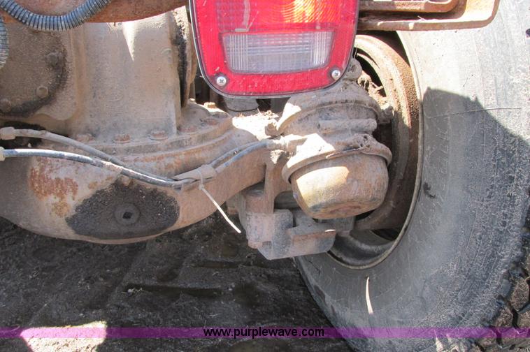 image for item E5125 1974 Mack R600 semi truck