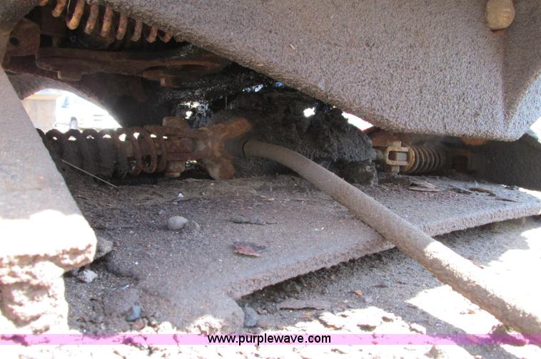 image for item E5125 1974 Mack R600 semi truck