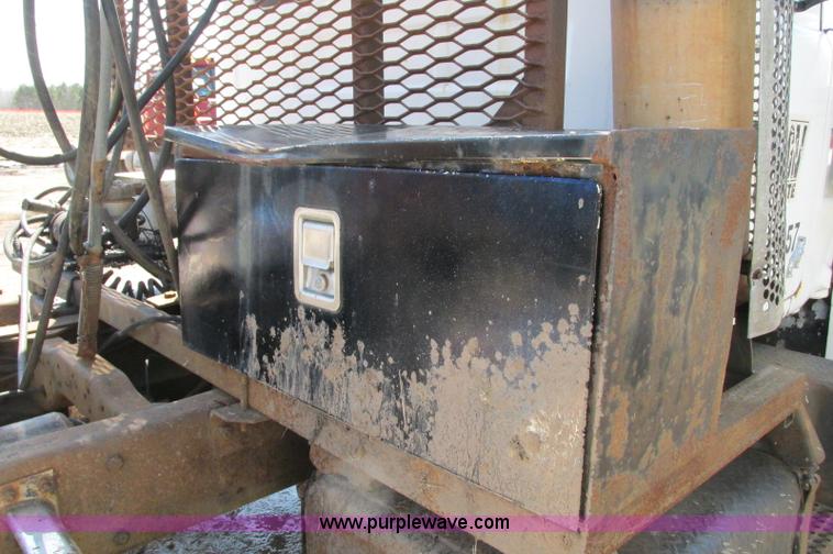 image for item E5125 1974 Mack R600 semi truck