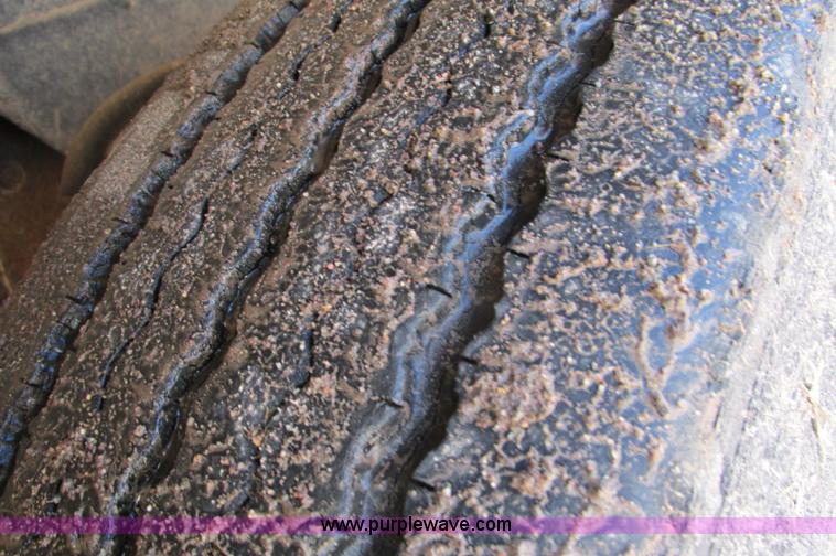 image for item E5125 1974 Mack R600 semi truck