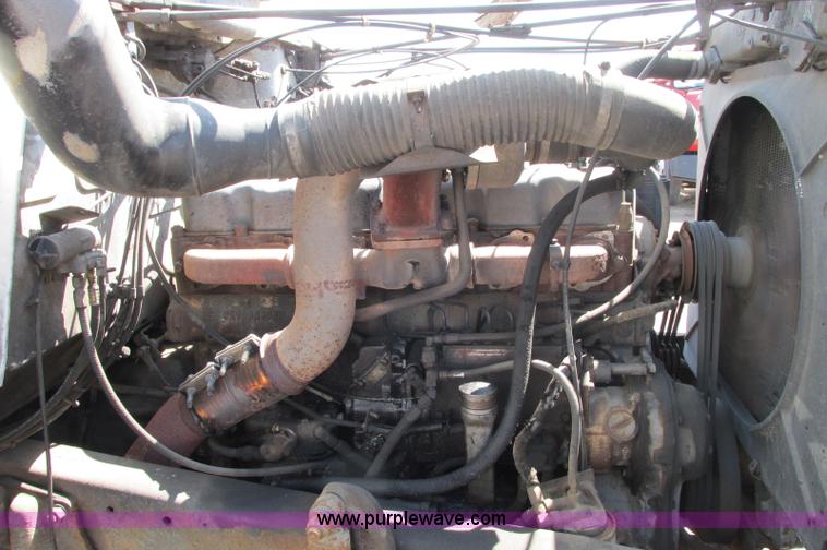 image for item E5125 1974 Mack R600 semi truck