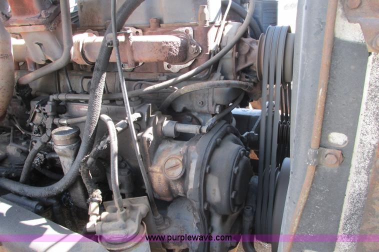 image for item E5125 1974 Mack R600 semi truck