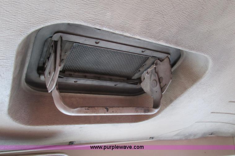 image for item E5125 1974 Mack R600 semi truck