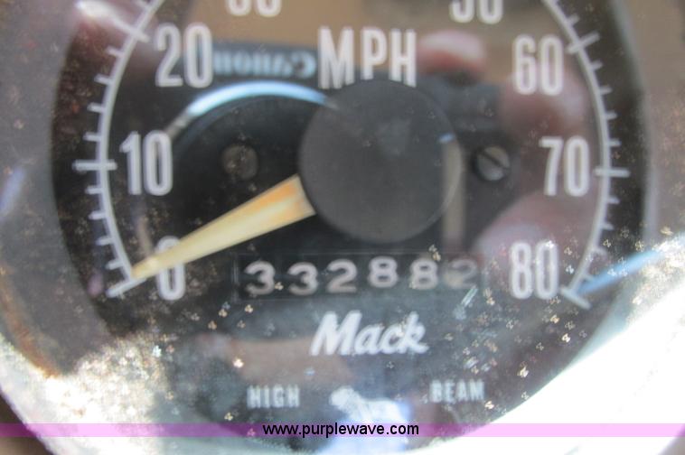 image for item E5125 1974 Mack R600 semi truck