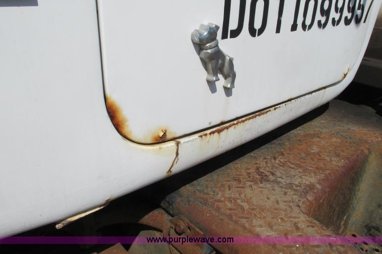 image for item E5125 1974 Mack R600 semi truck