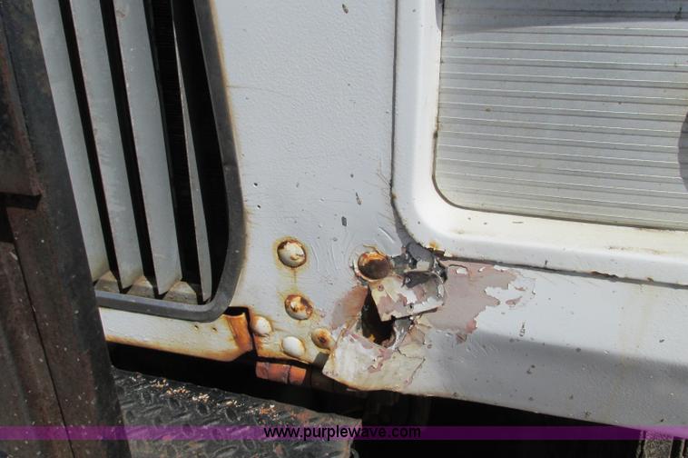 image for item E5125 1974 Mack R600 semi truck