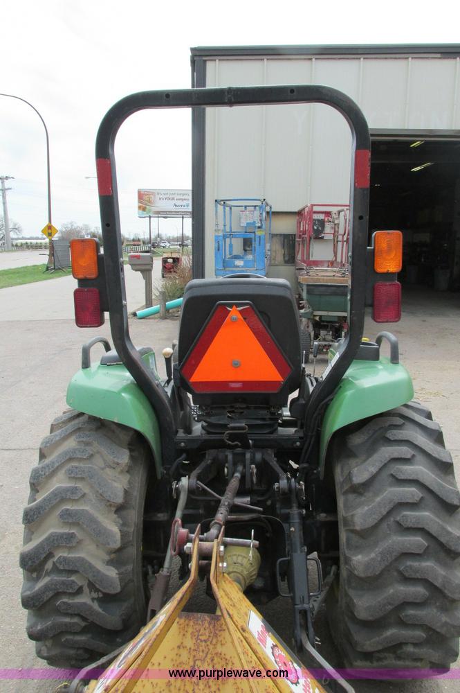 image for item E5131 2002 John Deere 4410 MFWD tractor