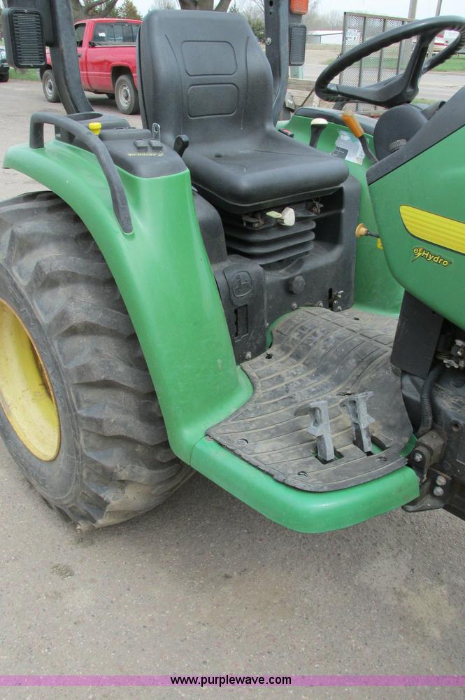 image for item E5131 2002 John Deere 4410 MFWD tractor