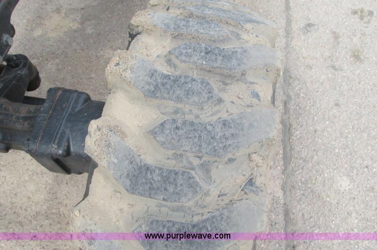 image for item E5131 2002 John Deere 4410 MFWD tractor