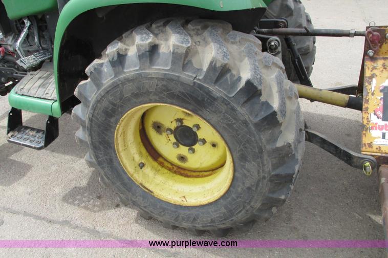 image for item E5131 2002 John Deere 4410 MFWD tractor