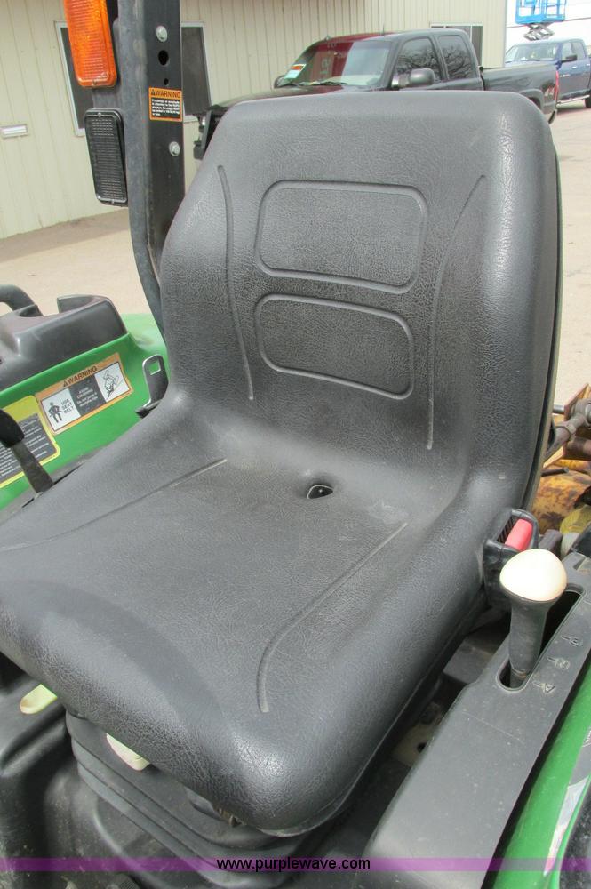 image for item E5131 2002 John Deere 4410 MFWD tractor