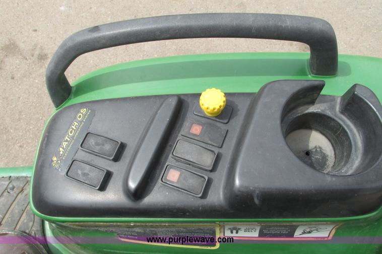 image for item E5131 2002 John Deere 4410 MFWD tractor