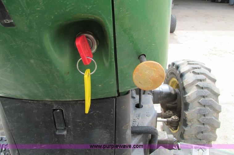 image for item E5131 2002 John Deere 4410 MFWD tractor