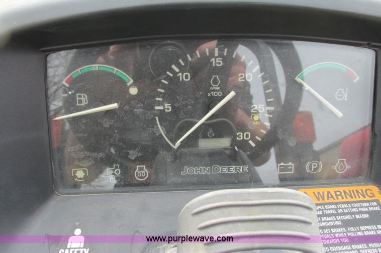 image for item E5131 2002 John Deere 4410 MFWD tractor
