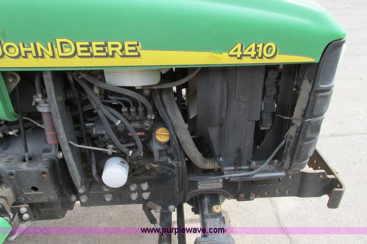 image for item E5131 2002 John Deere 4410 MFWD tractor