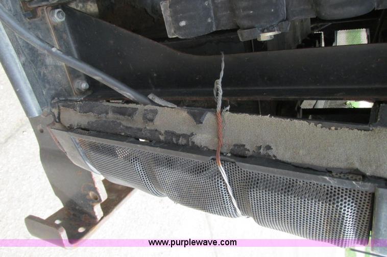 image for item E5131 2002 John Deere 4410 MFWD tractor