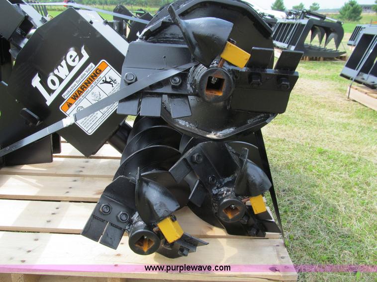 image for item F8587 Lowe 750 CH hydraulic auger attachment