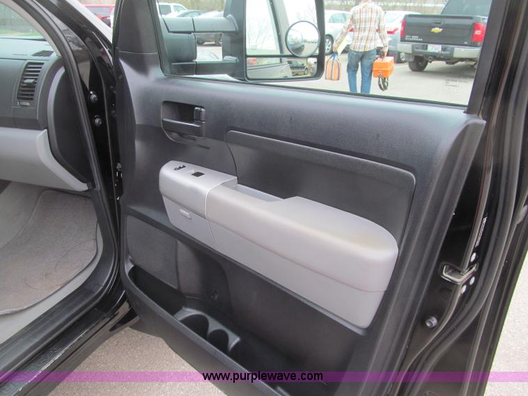 image for item G2930 2007 Toyota Tundra SR5 Double Cab pickup truck