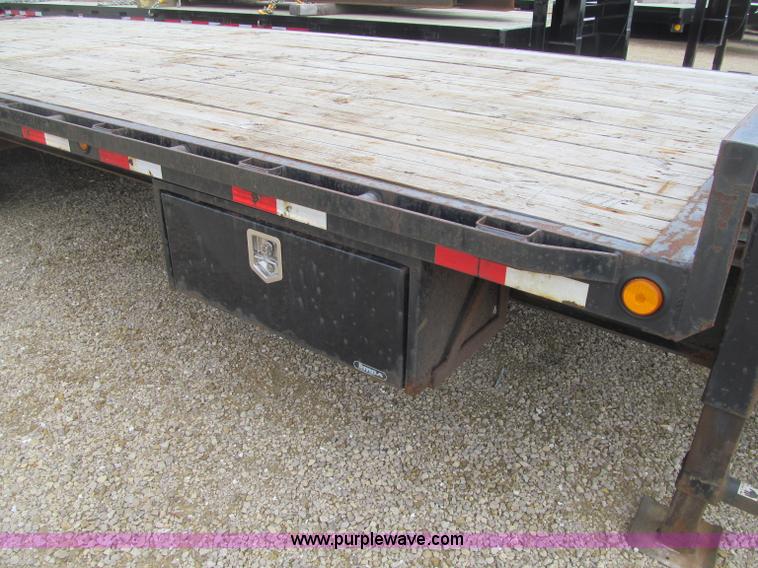 image for item G2932 2007 Load Max triple axle trailer