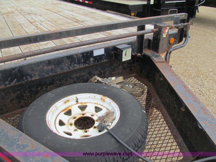 image for item G2932 2007 Load Max triple axle trailer
