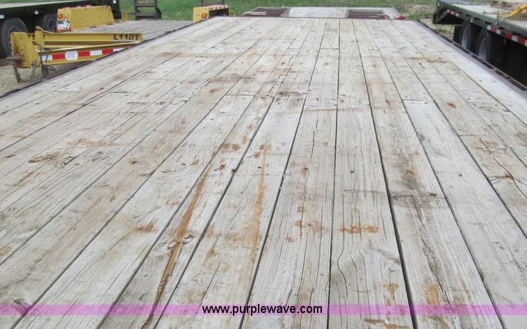 image for item G2932 2007 Load Max triple axle trailer